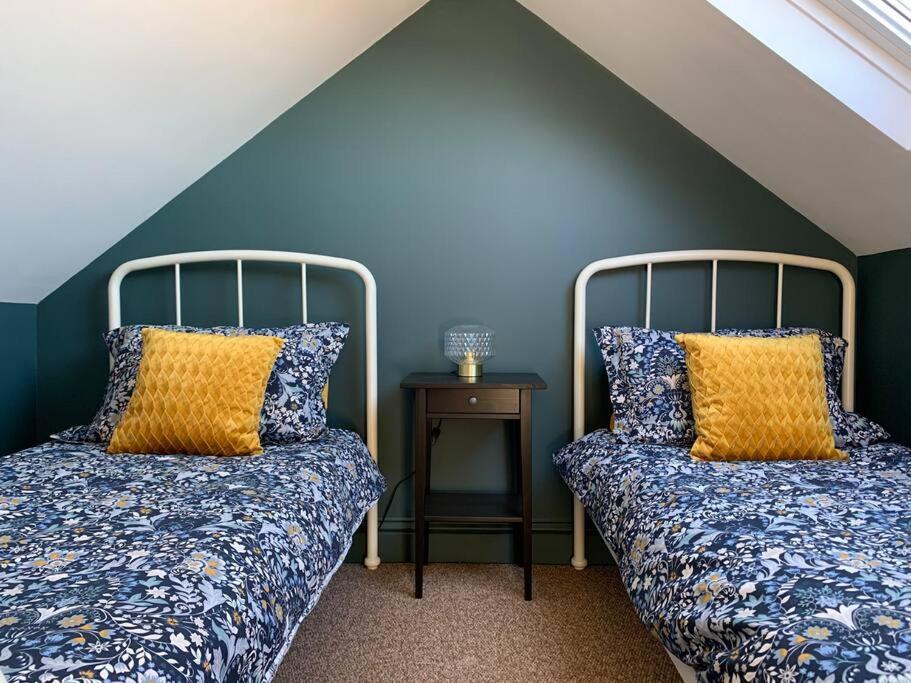 No 11, Fishguard, Ideal For Beach, Coastal Path And Town! ภายนอก รูปภาพ